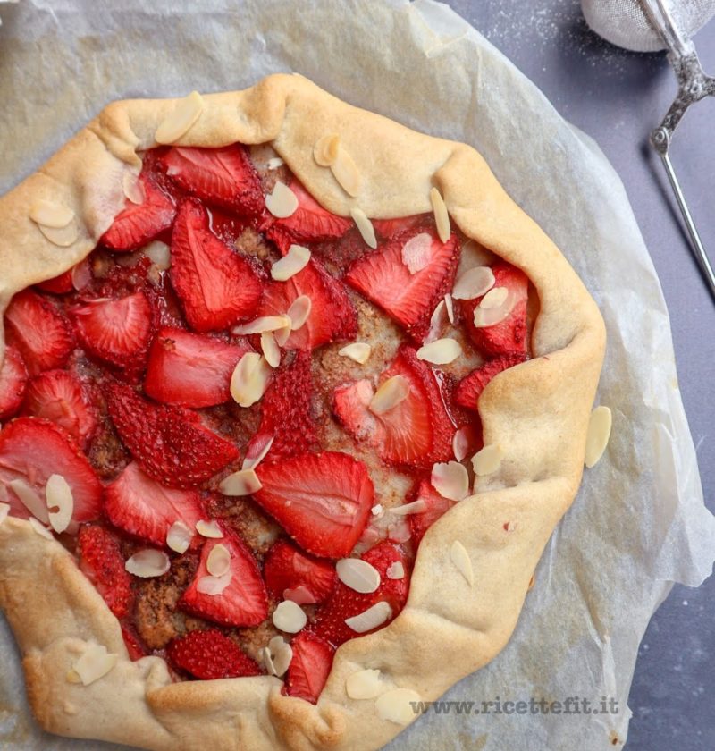 Galette crostata di fragole light senza uova zucchero lattosio vegan senza burro la vie est fit