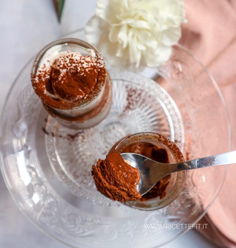 Mousse light al cioccolato senza glutine lattosio panna facile e veloce di LA VIE EST FIT