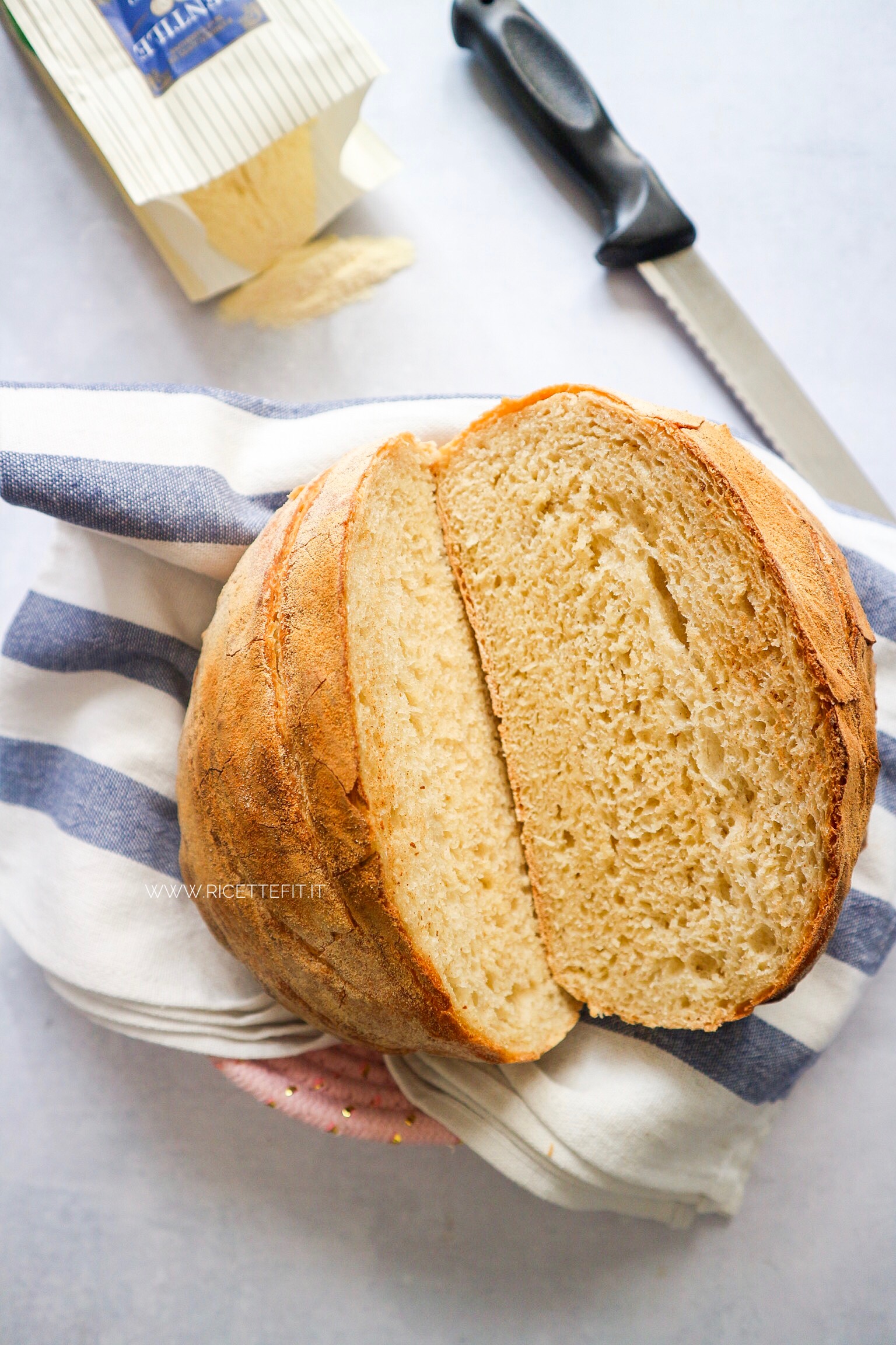 Pane senza impasto furbo e veloce, alta idratazione facilissimo di LA VIE EST FIT