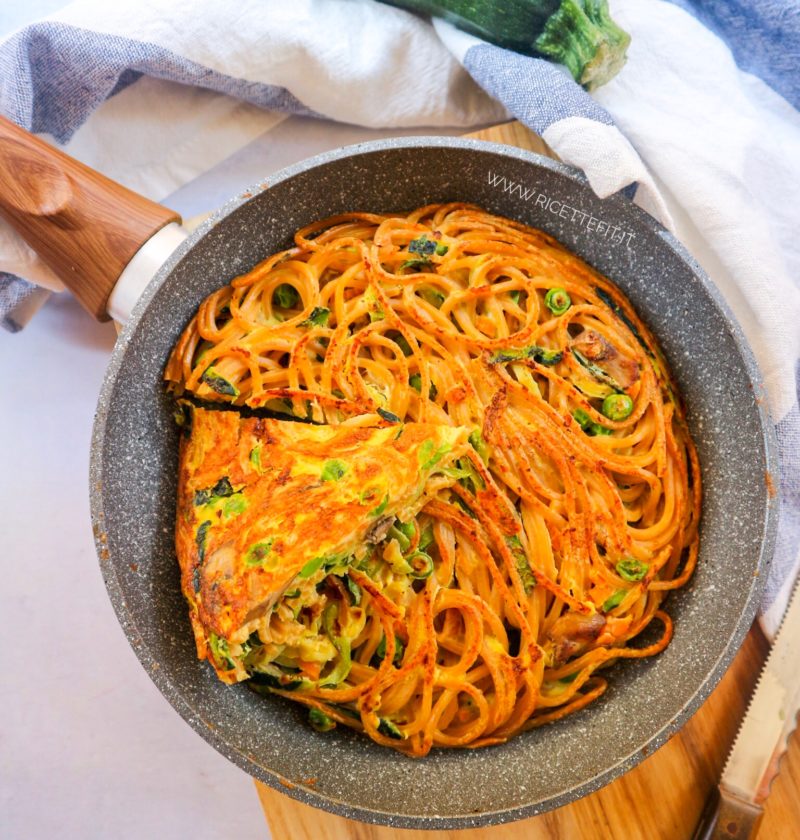 Frittata di spaghetti light primaverile senza lattosio DI LA VIE EST FIT