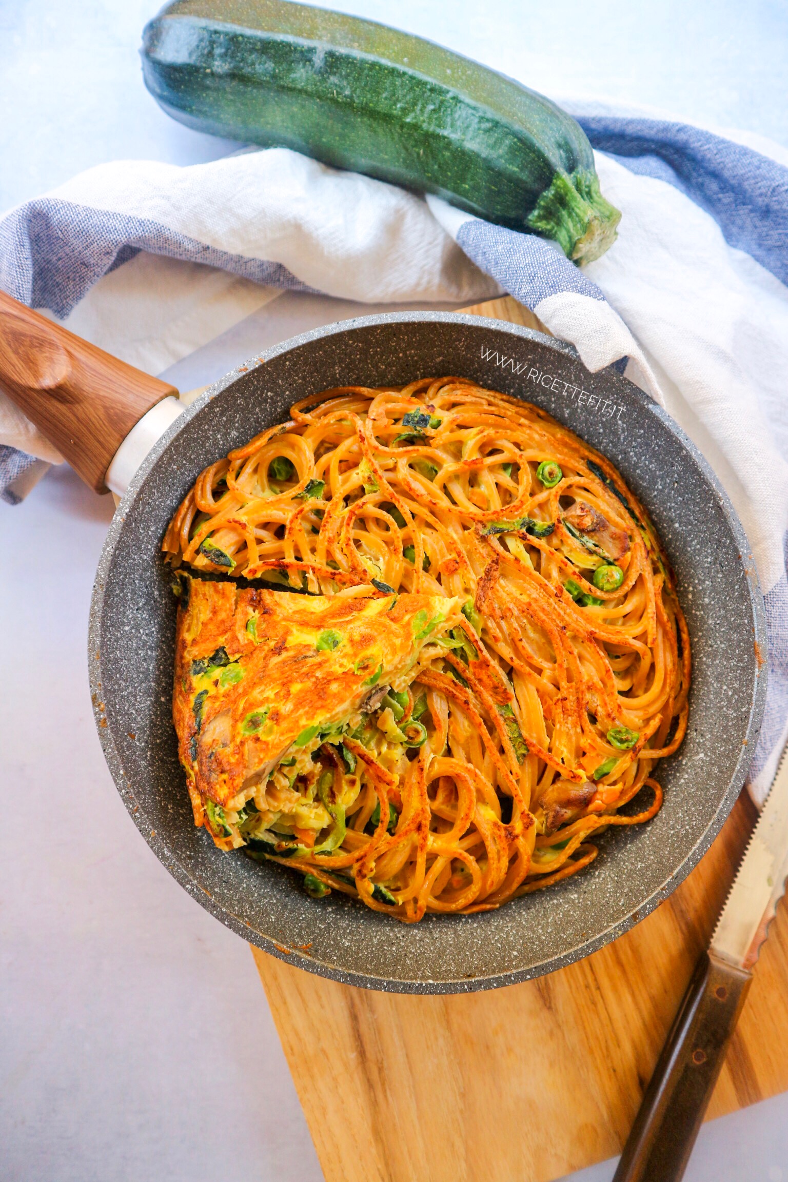 Frittata di spaghetti light primaverile senza lattosio DI LA VIE EST FIT