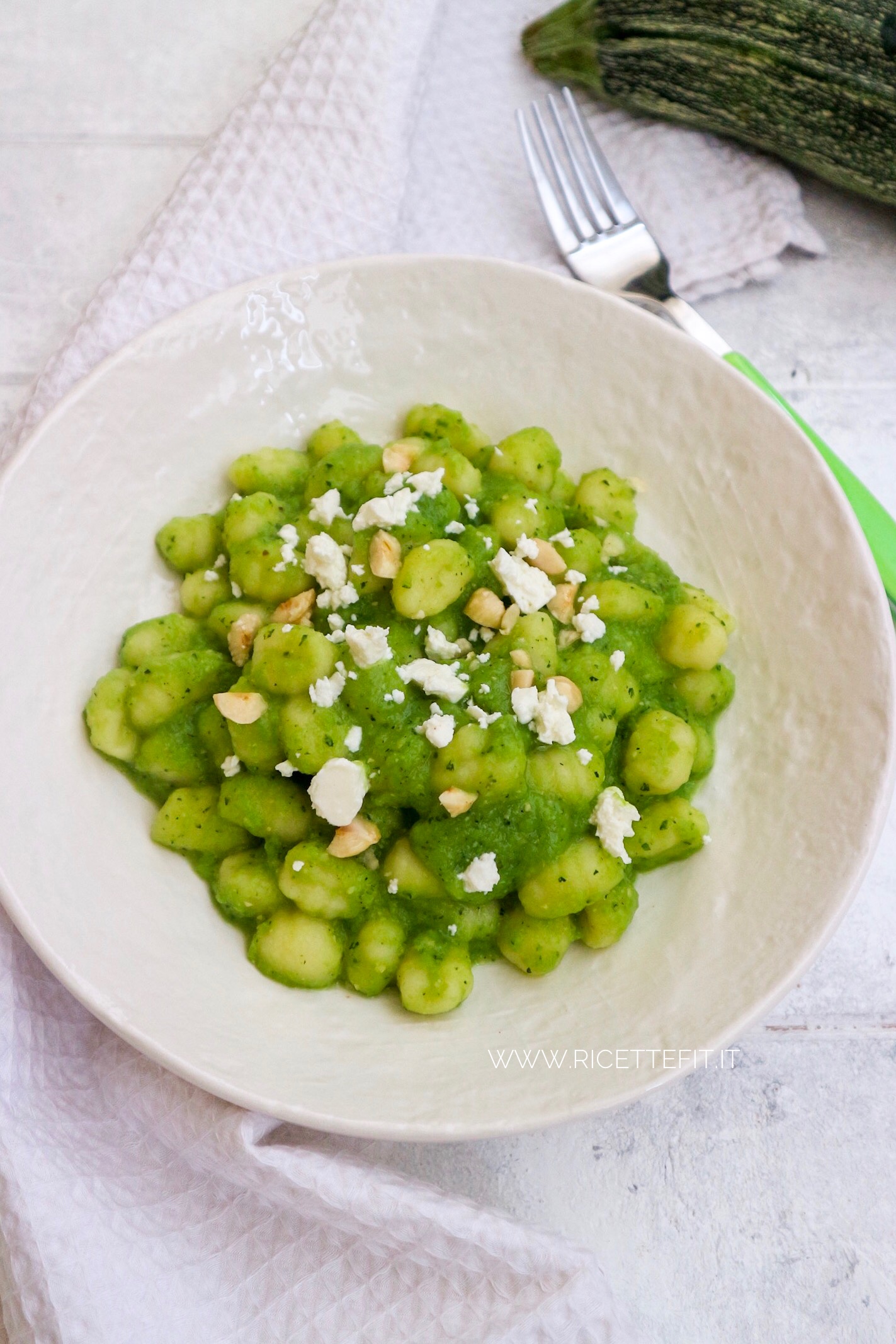 Gnocchi con crema di piselli e zucchine light e senza lattosio di LA VIE EST FIT