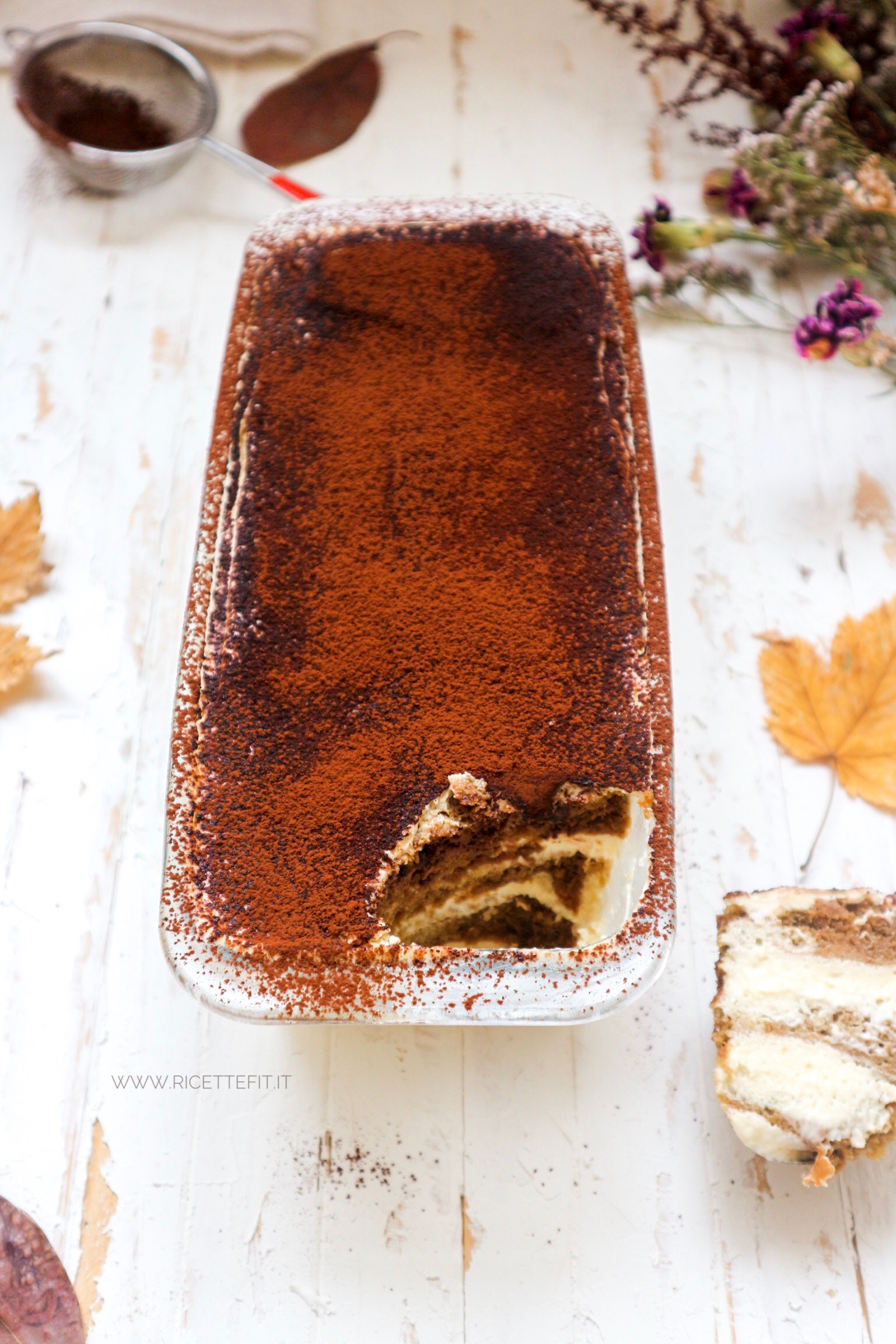 Tiramisu classico con uova pastorizzate intere senza panna con pochi grassi di LA VIE EST FIT