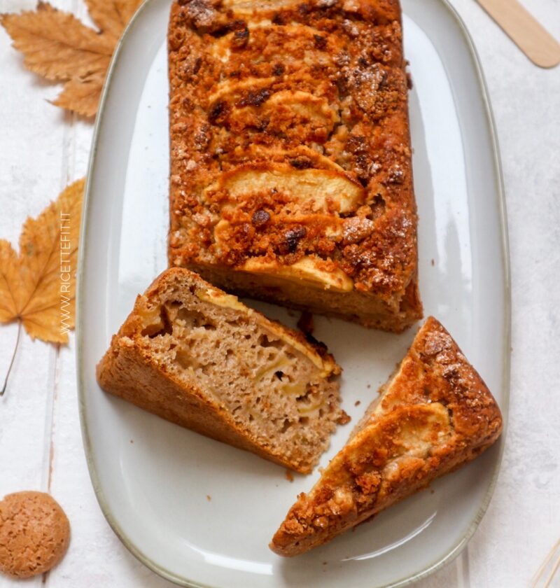 Torta di mele e amaretti senza latte e uova, light di LA VIE EST FIT