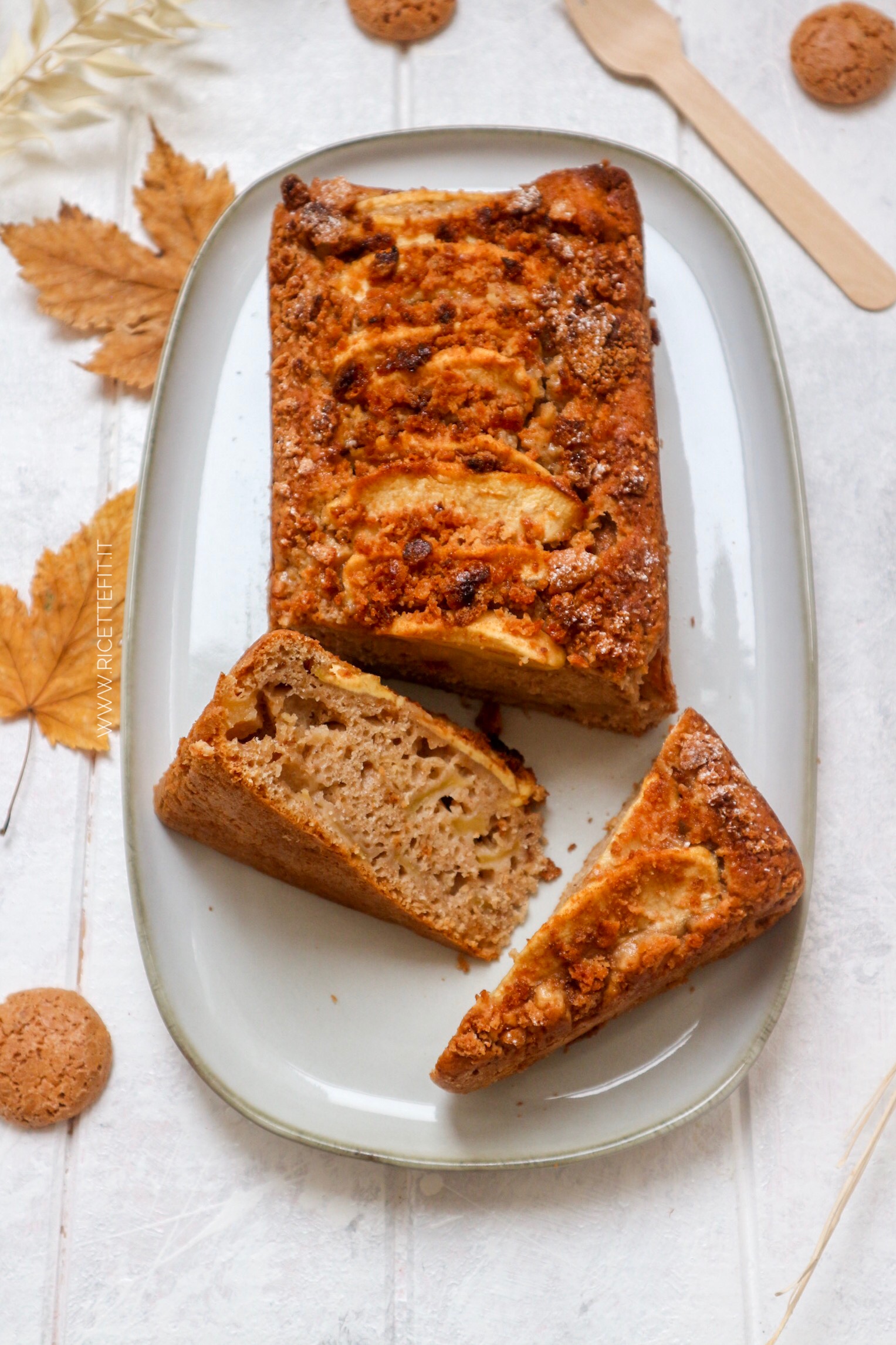 Torta di mele e amaretti senza latte e uova, light di LA VIE EST FIT