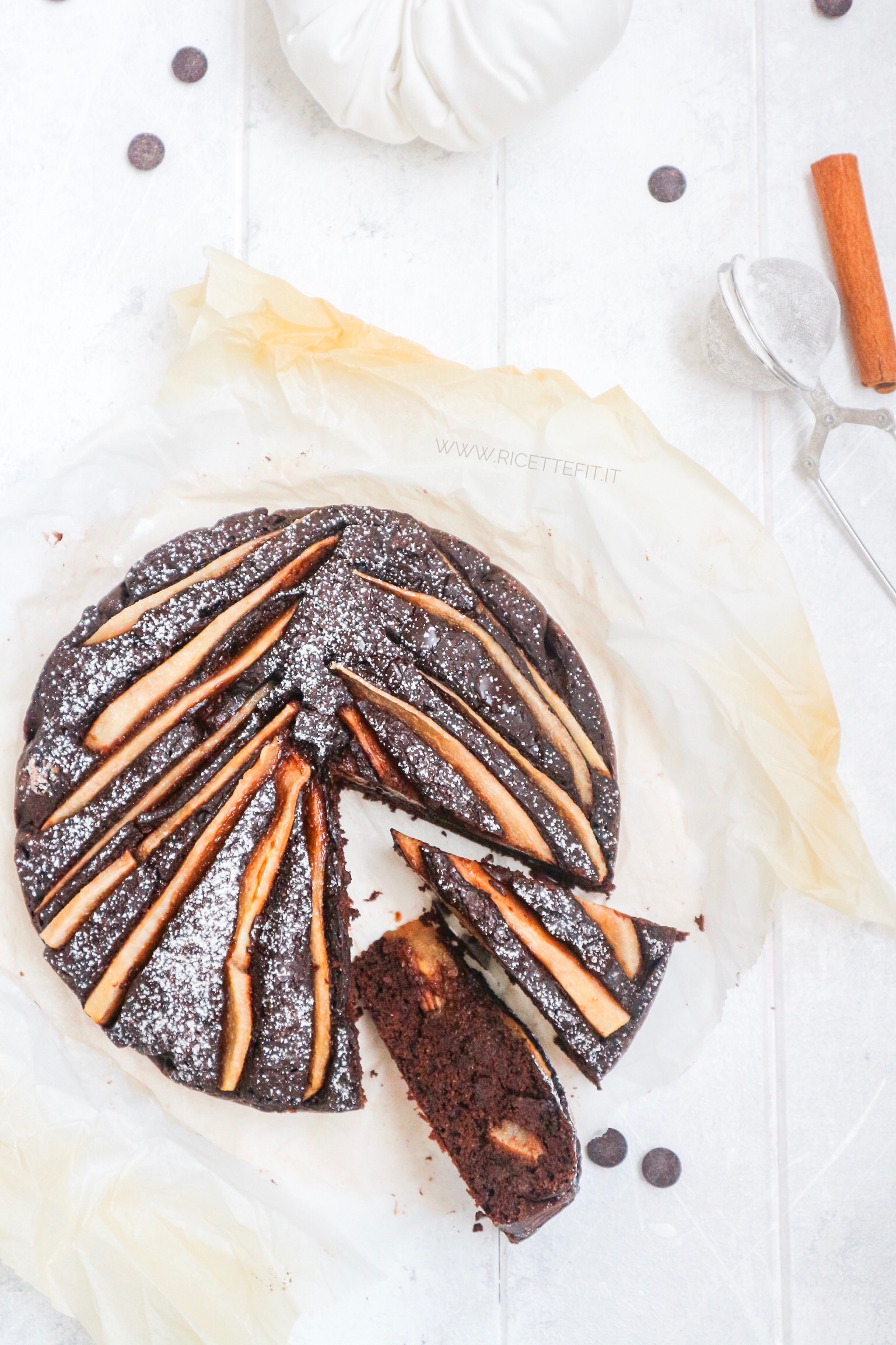 Torta cacao pere farina di castagne vegan e senza grassi di LA VIE EST FIT