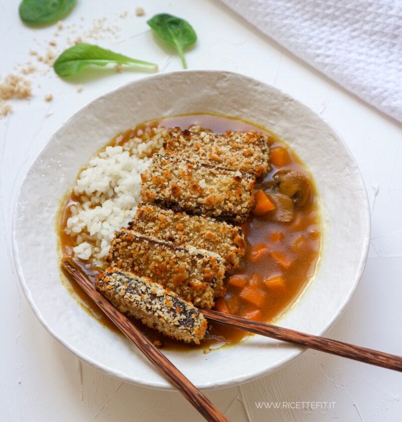 VEGAN KATSU tofu impanato con salsa al curry e riso light di LA VIE EST FIT