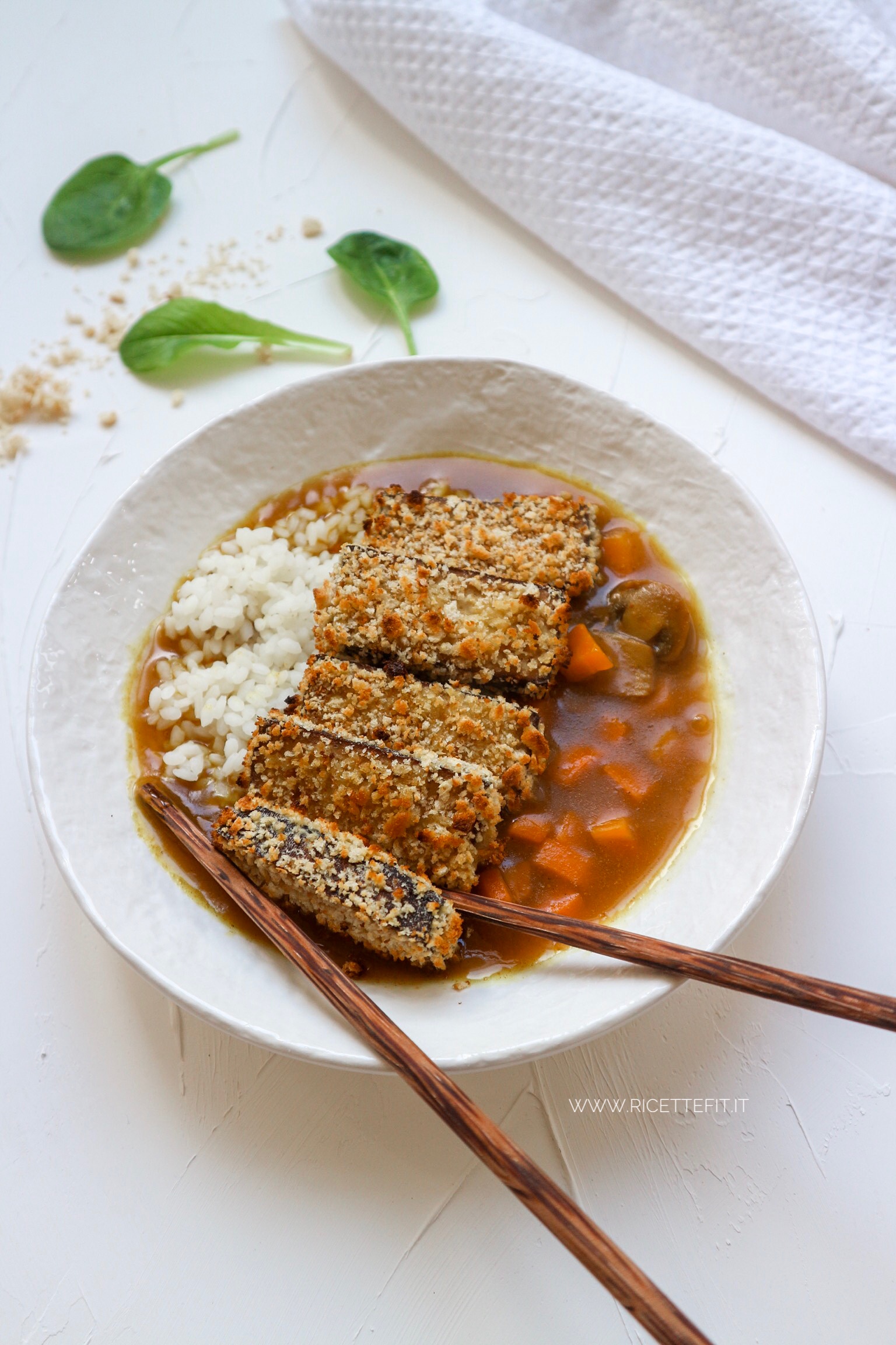 VEGAN KATSU tofu impanato con salsa al curry e riso light di LA VIE EST FIT