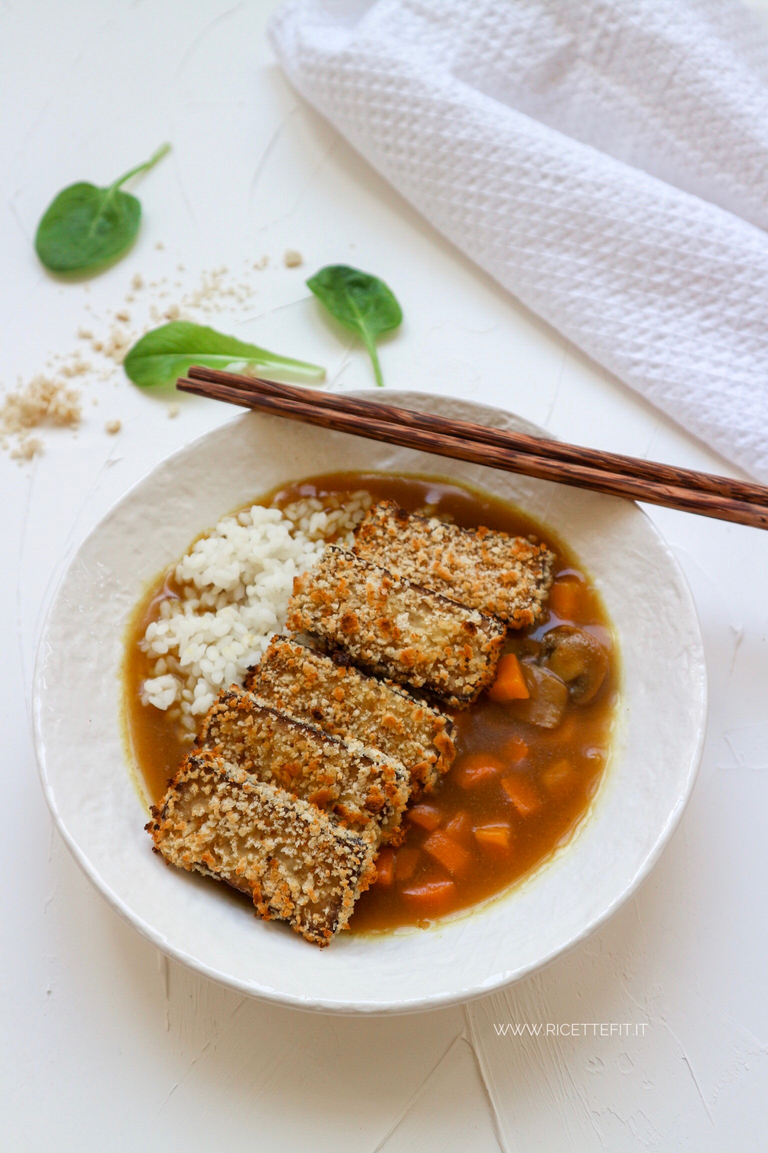 VEGAN KATSU tofu impanato con salsa al curry e riso light di LA VIE EST FIT