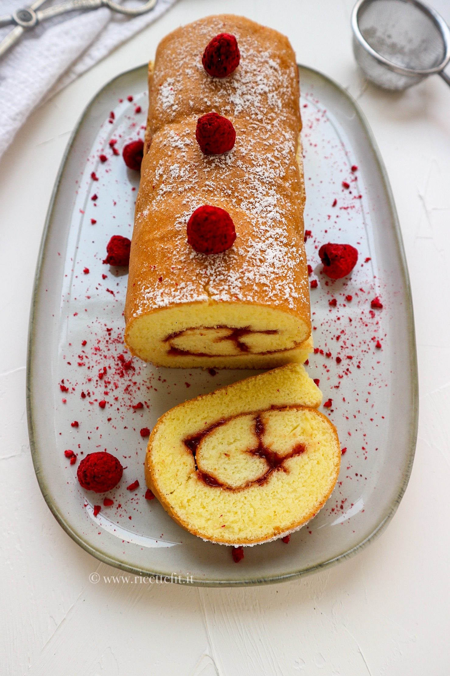 Rotolo alla marmellata facile e veloce light senza zucchero morbido di LA VIE EST FIT