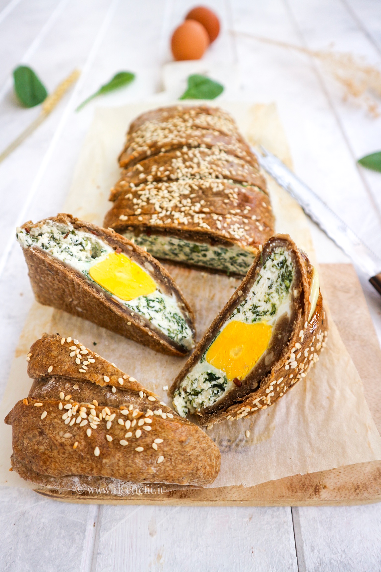 Torta Pasqualina strudel light con pasta matta cereali pochi grassi facile e veloce di LA VIE EST FIT