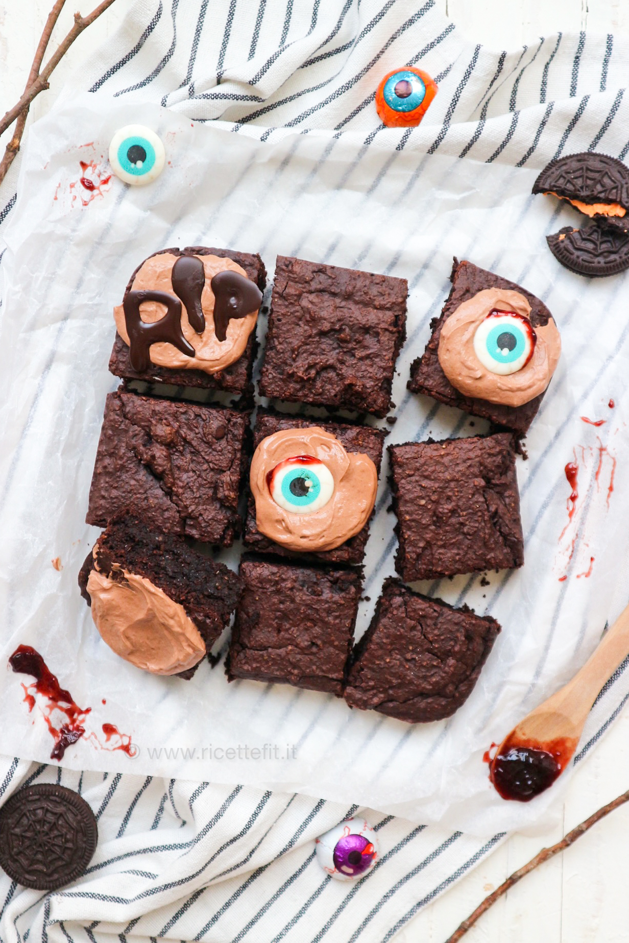 Brownies al cacao light, senza uova burro e lattosio, vegan per halloween di LA VIE EST FIT